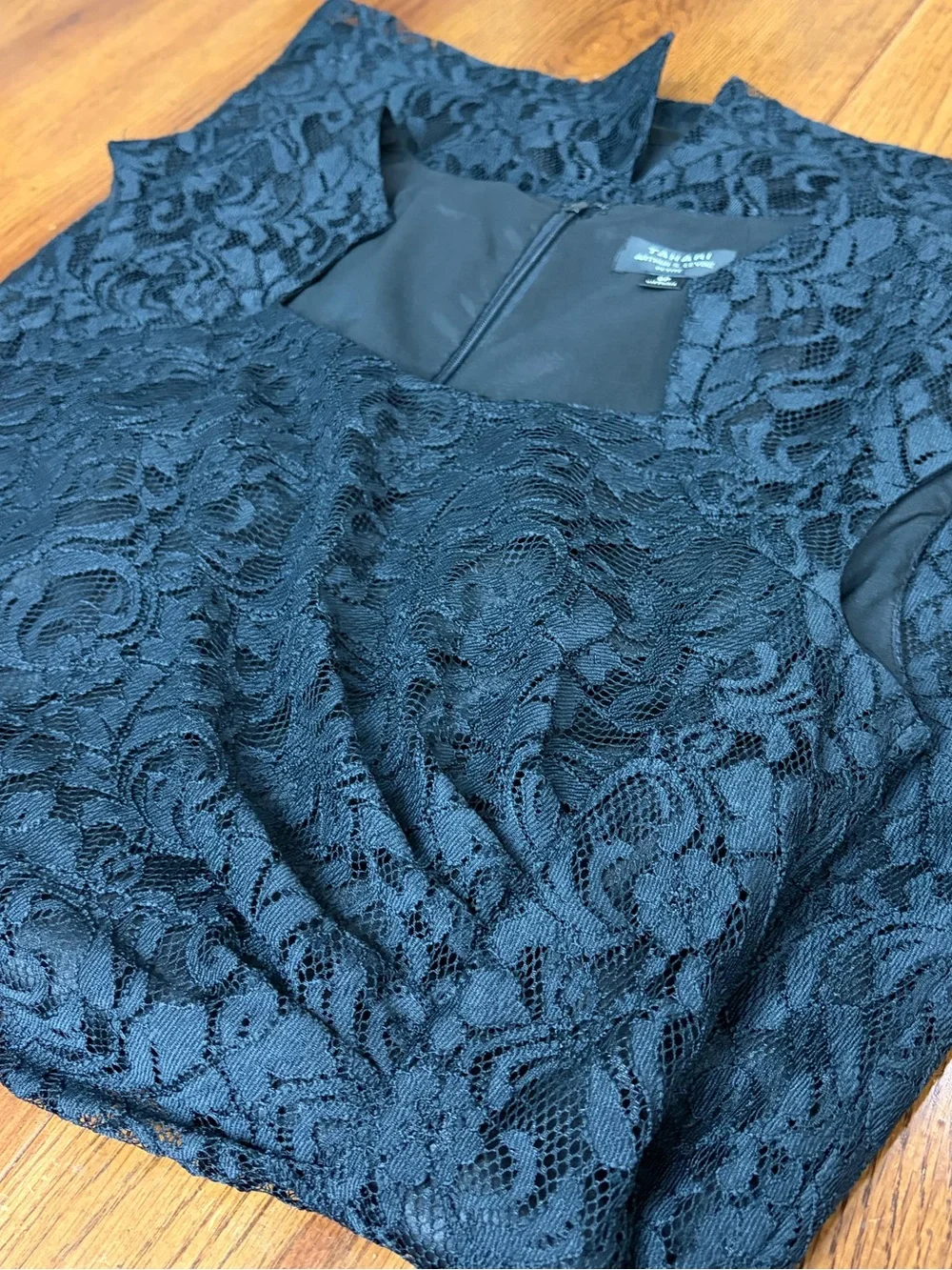 Tahari Arthur S Levine Black Lace Draped Peplum Sheath Dress 8P Petite